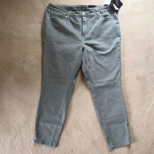 NWT Ava and Viv High-Rise Skinny Ankle Jean, light olive green, 18W